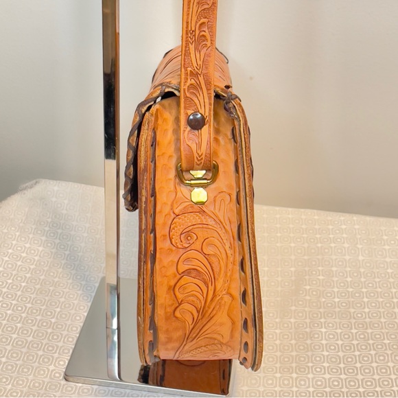 COPY - Vintage Hand Tooled Leather shoulder hand bag 1970's - Picture 7 of 14